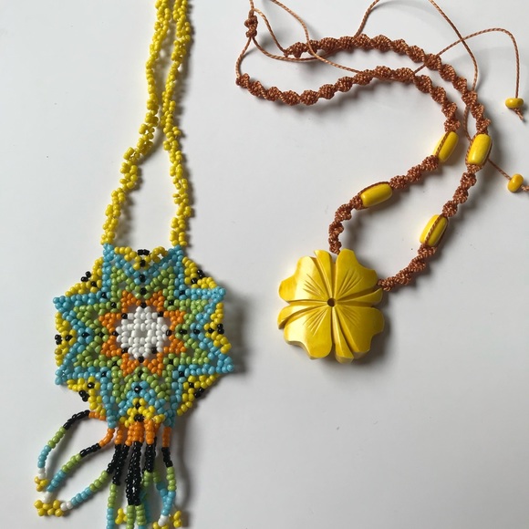 Bundle of 2 Beaded Tribal Necklace, Seed Bead Pendant and beaded bracelet - Picture 3 of 4